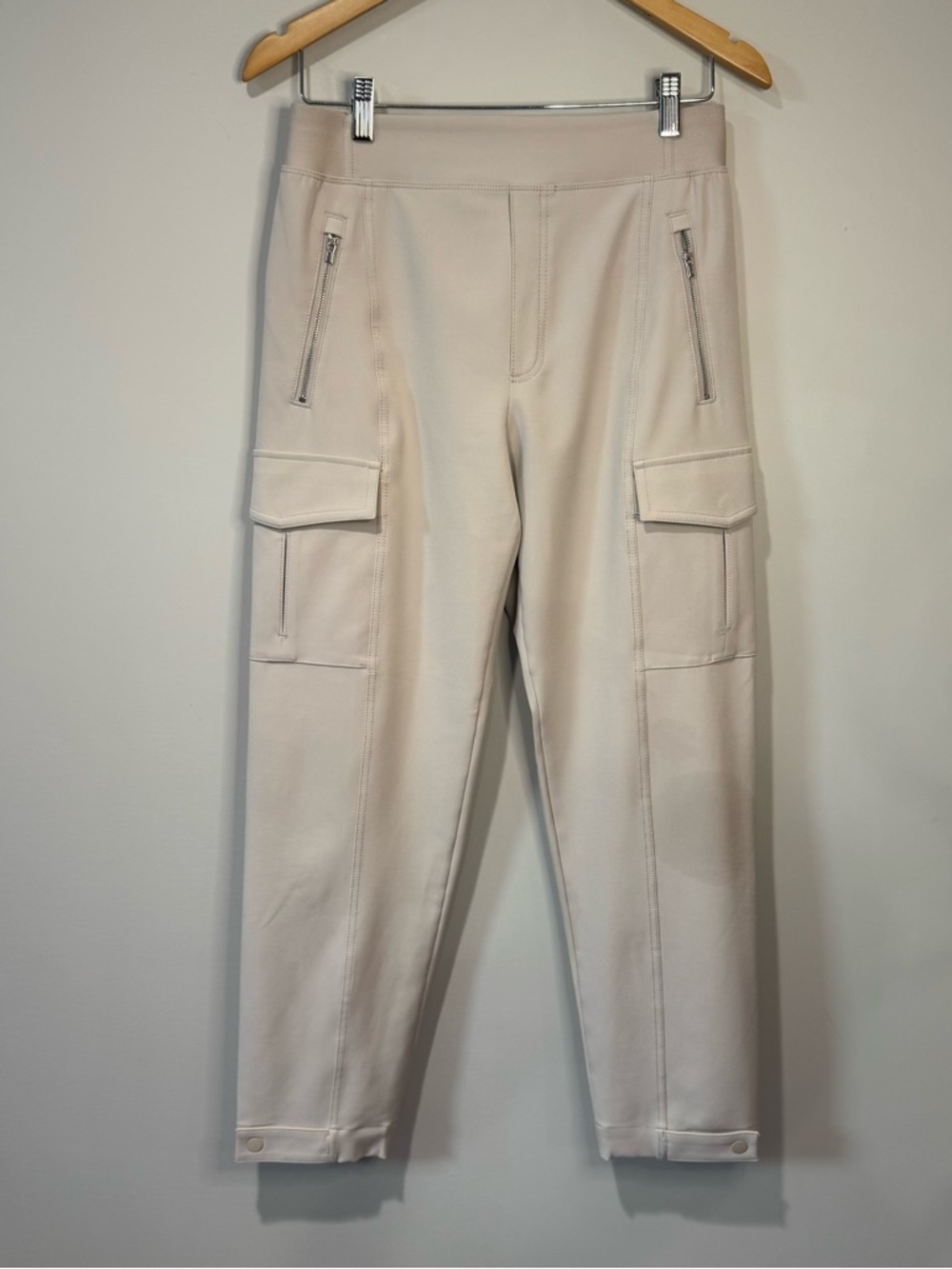Athleta Endless High Rise Cargo Pant Abalone Size 6 Athleisure Activewear Travel